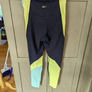 Reebok Speedwick Leggings - size M